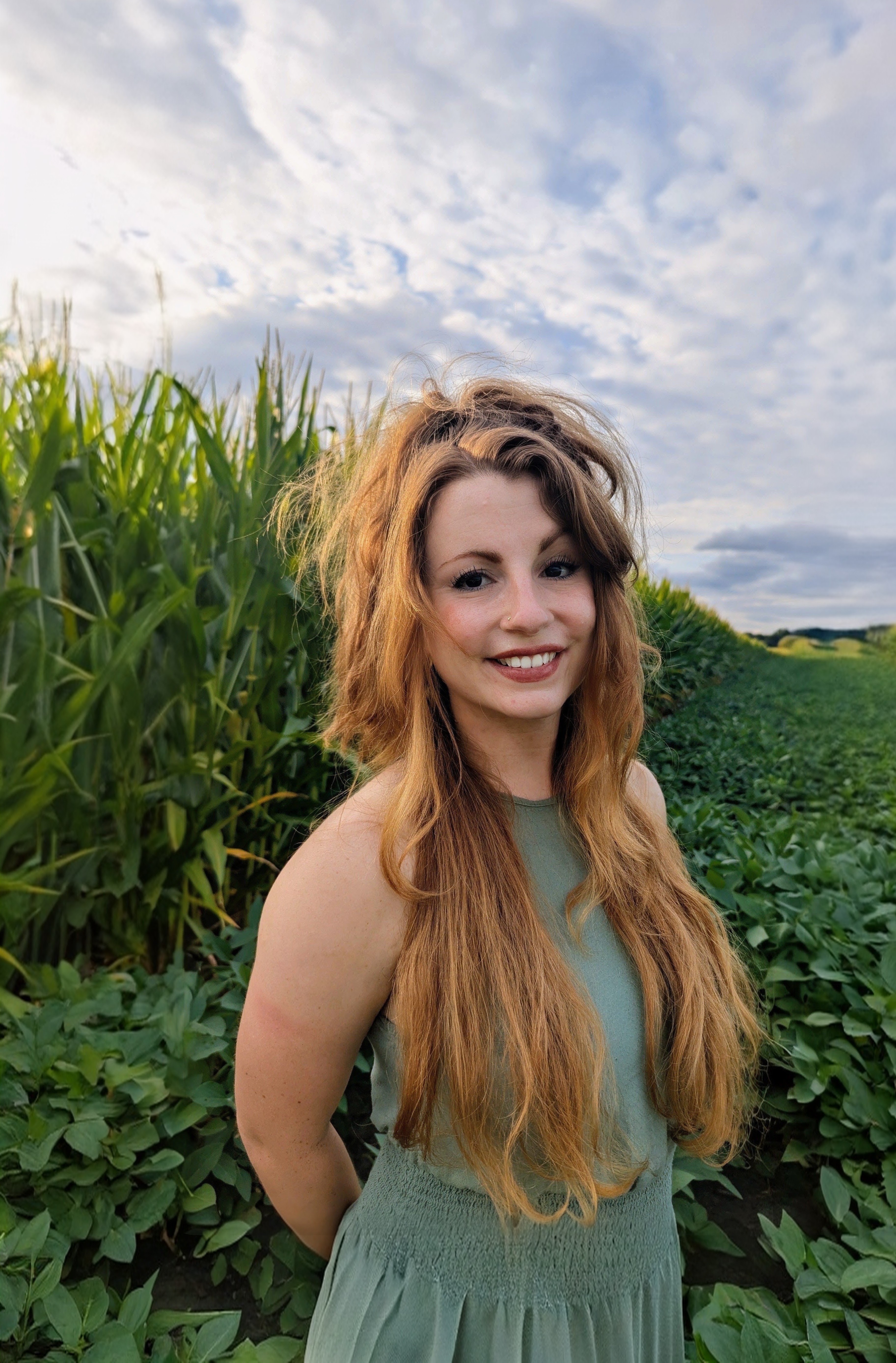 Elena Pelech Headshot