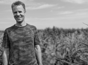 Johannes Kromdijk stands in a field
